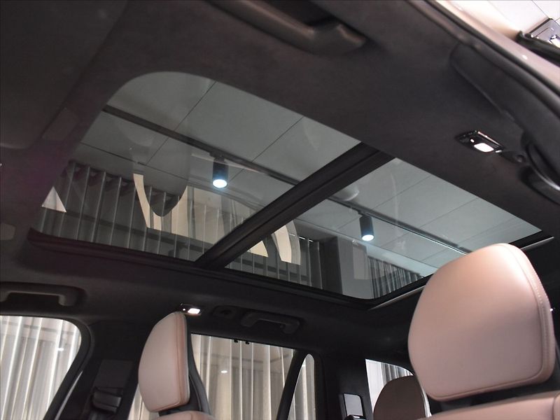 Volvo XC90 2,0 T8 AWD Ultra Dark - fotka 17 z 28