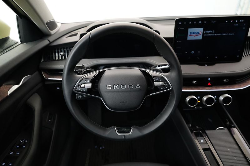 Škoda Superb - fotka 20 z 29