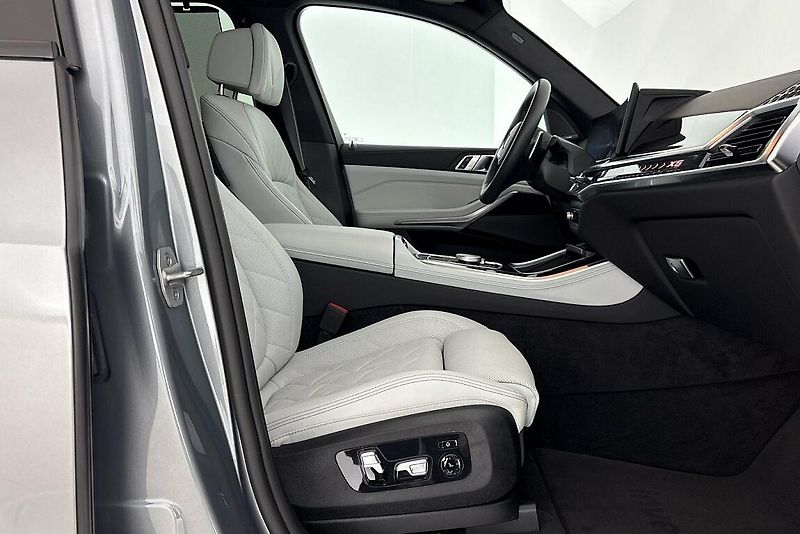 BMW X5 xDrive30d - fotka 15 z 29
