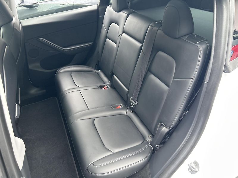 Tesla Model Y LONG RANGE DUAL MOTOR  TZ 92% - fotka 46 z 56