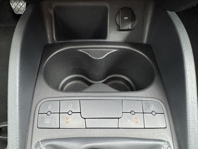 Seat Ibiza (2014) 1.4i 16V Navi Digi Klima - fotka 9 z 50