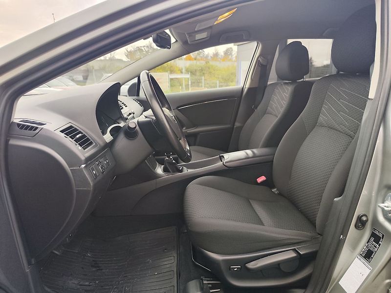 Toyota Avensis 2.2 D-4D/110kW Původ ČR. - fotka 14 z 27