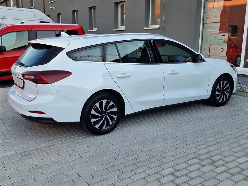 Ford Focus 1.5 TDCi Titanium, ČR, 1.Maj. - fotka 11 z 50