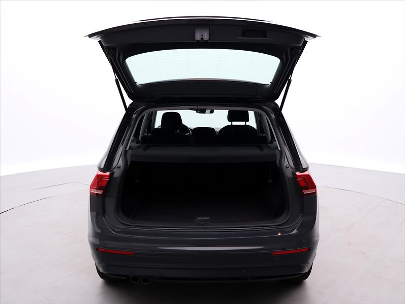 Volkswagen Tiguan 1.4 TSI 110kW LED Navi 1.Maj. - fotka 8 z 29