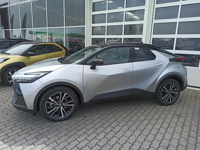 Toyota C-HR (2025) C-HR 2.0 PHEV STYLE - fotka 2 z 18