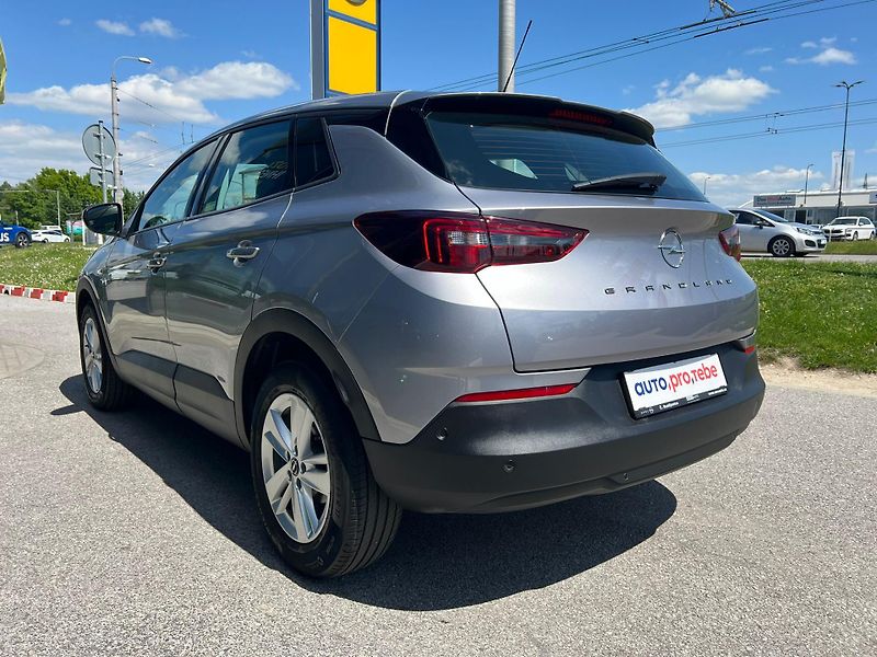 Opel Grandland 1.2T 96kW 1.Maj DPH  - fotka 5 z 14