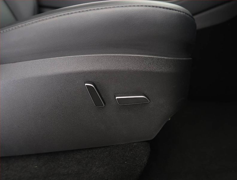 Tesla Model Y (2022) Long Range AWD 79kWh, SoH 91% - fotka 31 z 33