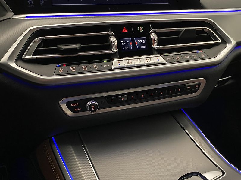 BMW X5 M50D xDrive CZ AUT REZERVACE - fotka 29 z 123