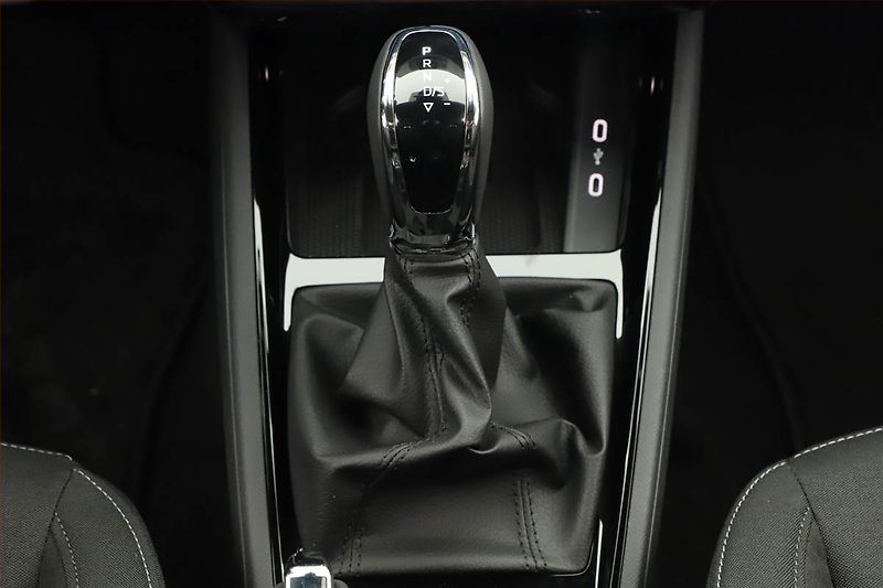 Škoda Scala (2025) 1.5 TSI, Drive, Matrix FullLed - fotka 11 z 22