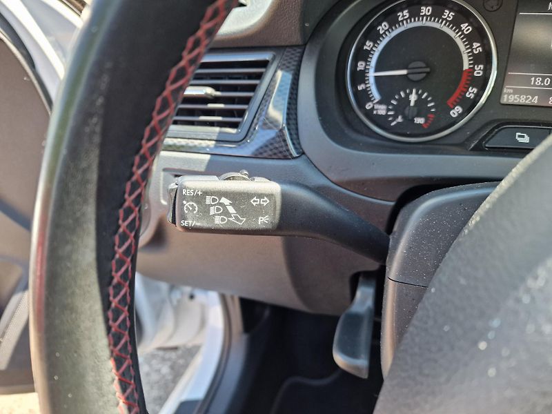 Škoda Rapid 1,6TDI MONTE CARLO - fotka 16 z 20