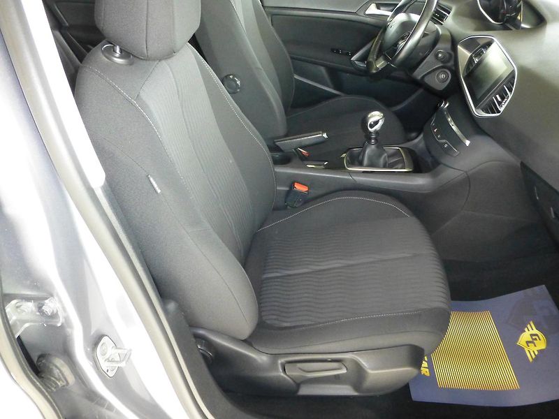 Peugeot 308 (2016) 1,6HDI*NAVIGACE.*PARKS**NEW - fotka 19 z 26