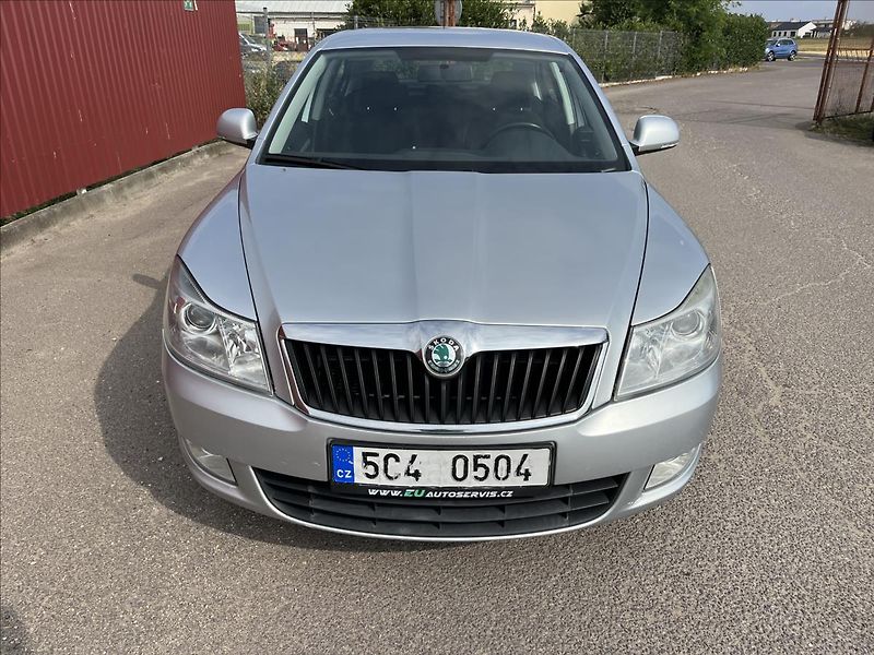 Škoda Octavia 1,6 TDi KLIMA ROZVODY SERVIS - fotka 2 z 34