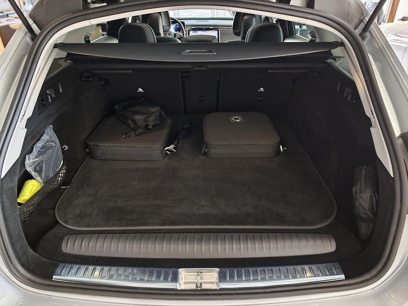 Mercedes-Benz Třídy E E300 de T 4M Avantgarde Adv+ - fotka 27 z 34