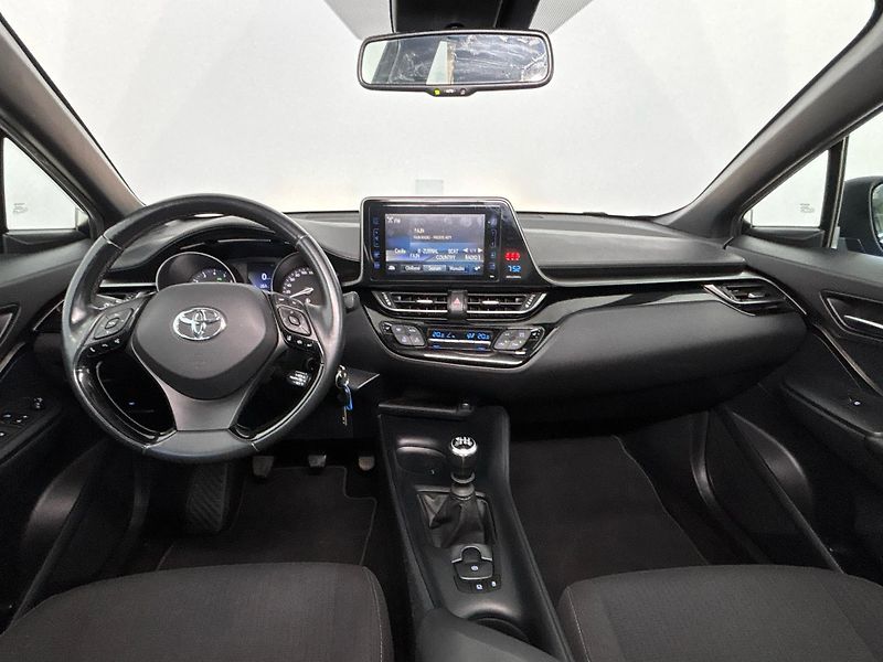 Toyota C-HR Active - fotka 5 z 27