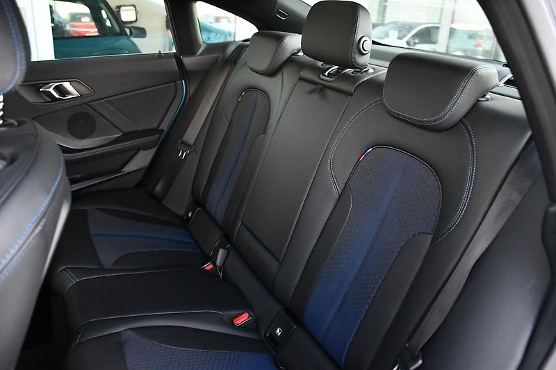 BMW Řada 2 218d M-SPORT 1M ČR 3LZÁRUKA - fotka 14 z 42