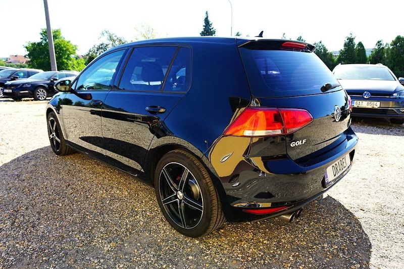Volkswagen Golf (2014) MATCH 1,4 TSI 90 kW - fotka 7 z 35