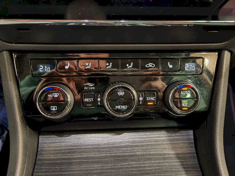 Škoda Superb (2024) 2.0 TDI 147 kW DSG 4x4 Style - fotka 17 z 31