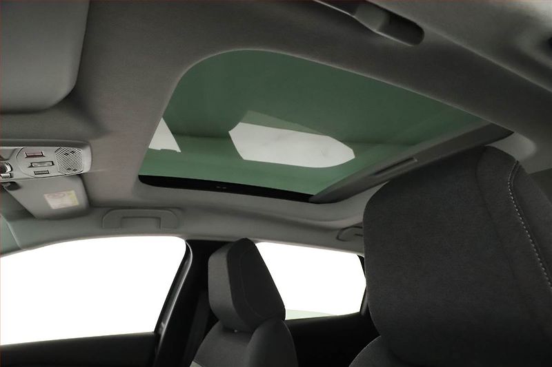 Citroën C4 (2023) 1.2 PureTech, Automat - fotka 15 z 17