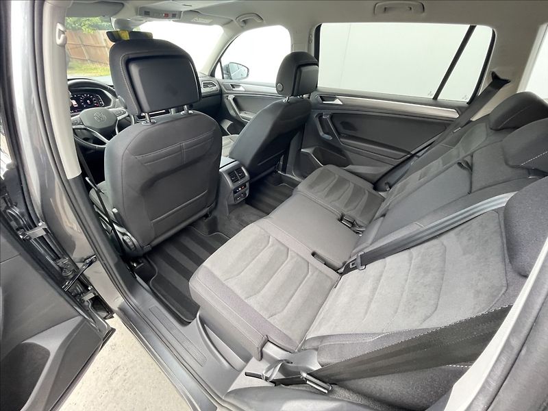Volkswagen Tiguan Allspace 2,0 TDI 4MOT DSG Elegance NAVI - fotka 17 z 23