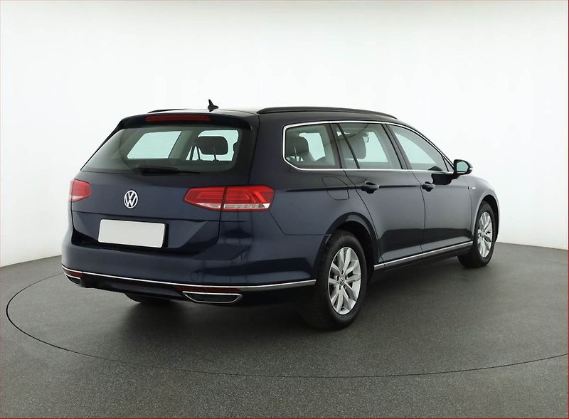 Volkswagen Passat (2016) Comfortline 2.0 TDI, 4X4 - fotka 5 z 18