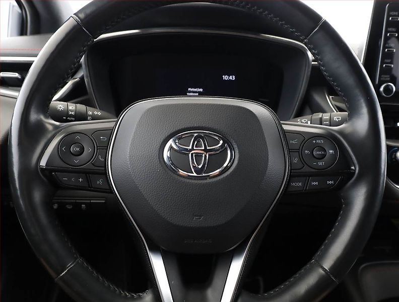 Toyota Corolla (2020) 1.8 Hybrid - fotka 8 z 17