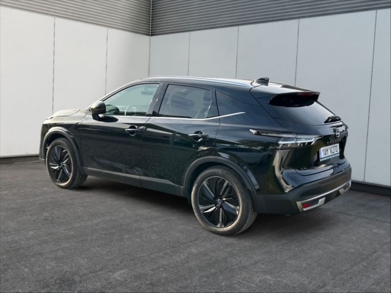 Nissan Qashqai 1,3 MHEV X-T Tekna 4WD - fotka 4 z 11