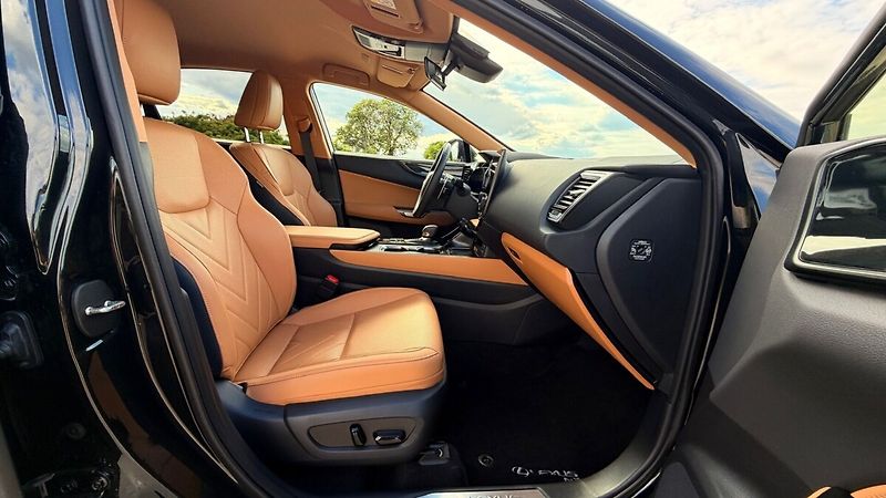 Lexus NX 450h plus 450H+ 2,5 PHEV PRESTIGE - fotka 9 z 25