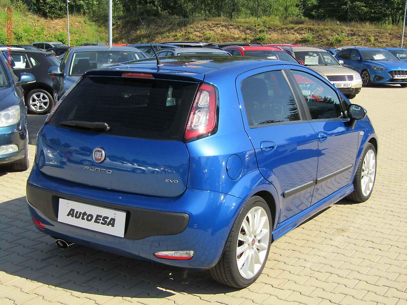 Fiat Punto Evo (2010) 1.4T, AC, výhřev sed - fotka 4 z 20