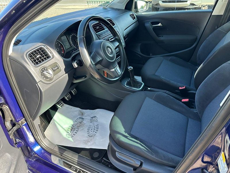 Volkswagen Polo (2012) 1,4 16v Style - fotka 9 z 28