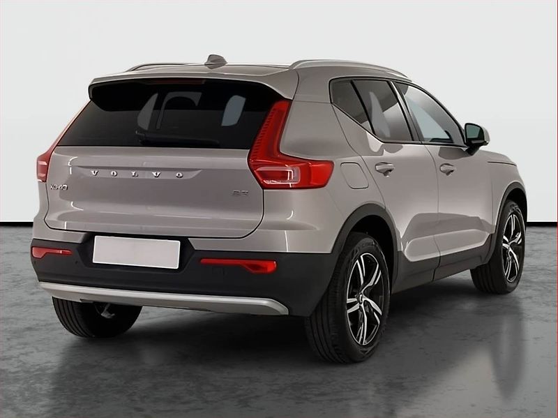 Volvo XC40 (2025) B3 - fotka 5 z 22