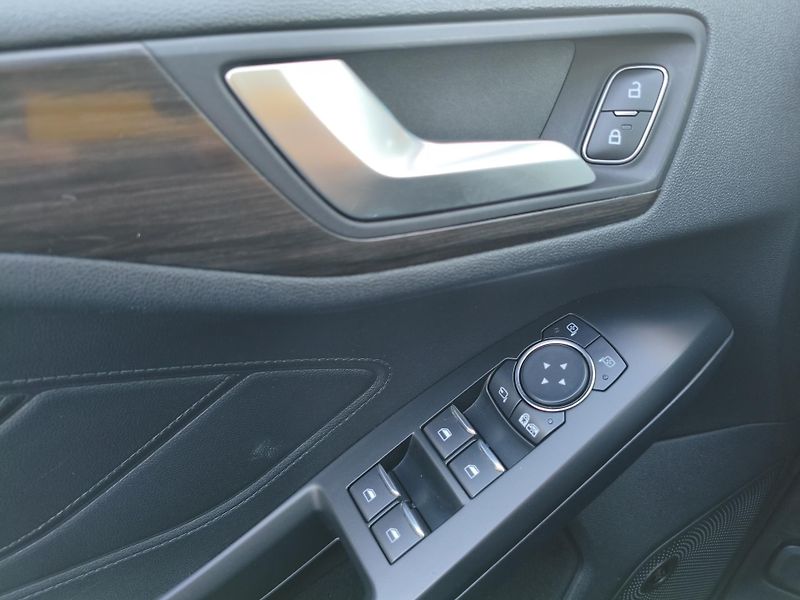 Ford Focus (2018) 2,0 Tdci 110Kw Vignale 8AT - fotka 25 z 38