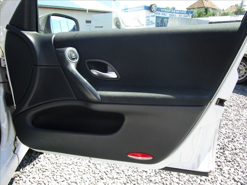 Renault Laguna Grandtour 1.9dCi, aut Klima - fotka 20 z 40