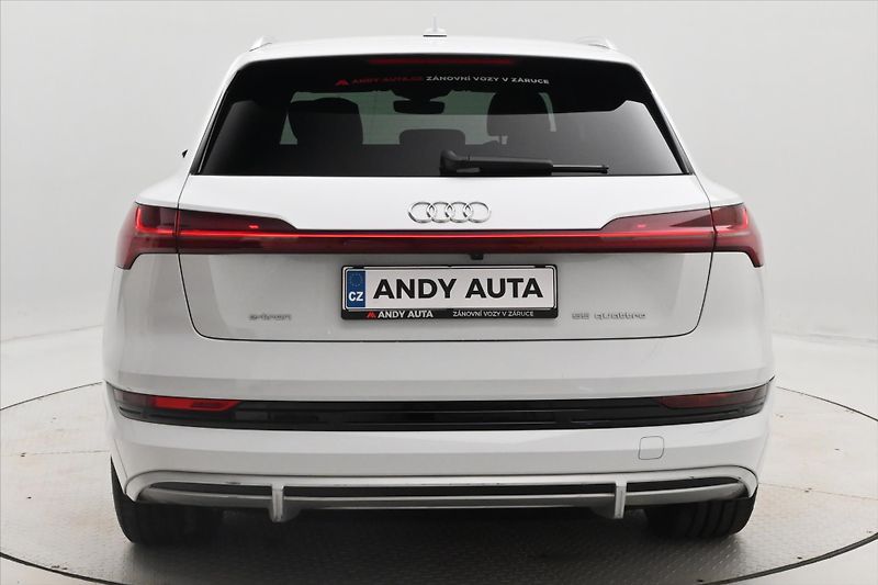 Audi e-tron 55 300 kW QUATTRO S-LINE Záruk - fotka 6 z 31