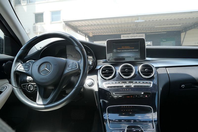 Mercedes-Benz Třídy C - fotka 5 z 6