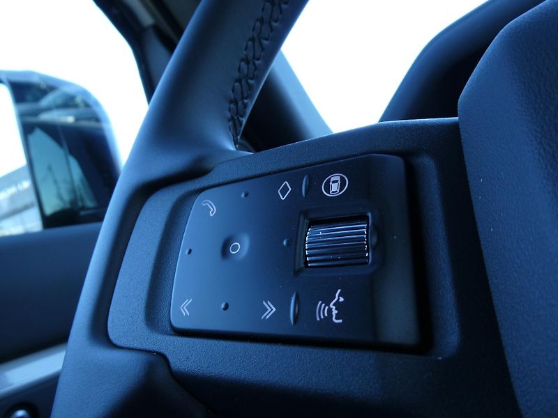 Land Rover Defender (2026) 110 3,0 X-Dynamic SE D350 - fotka 19 z 37