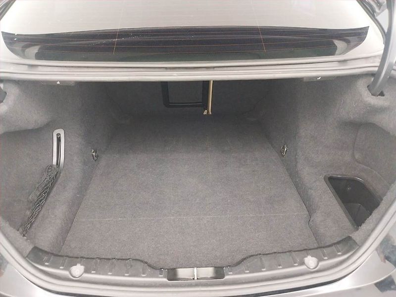 BMW Řada 5 (2010) 530d, Automat, Navi, Xenony - fotka 14 z 23