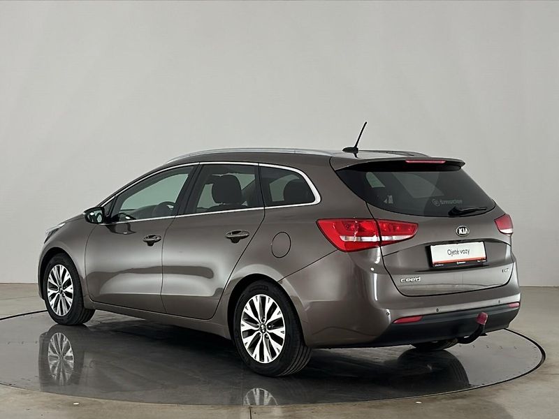 Kia Ceed Exclusive DCT - fotka 15 z 27