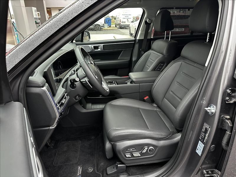 Hyundai Santa Fe 1,6 PHEV STYLE PREMIUM 4X4 - fotka 10 z 15