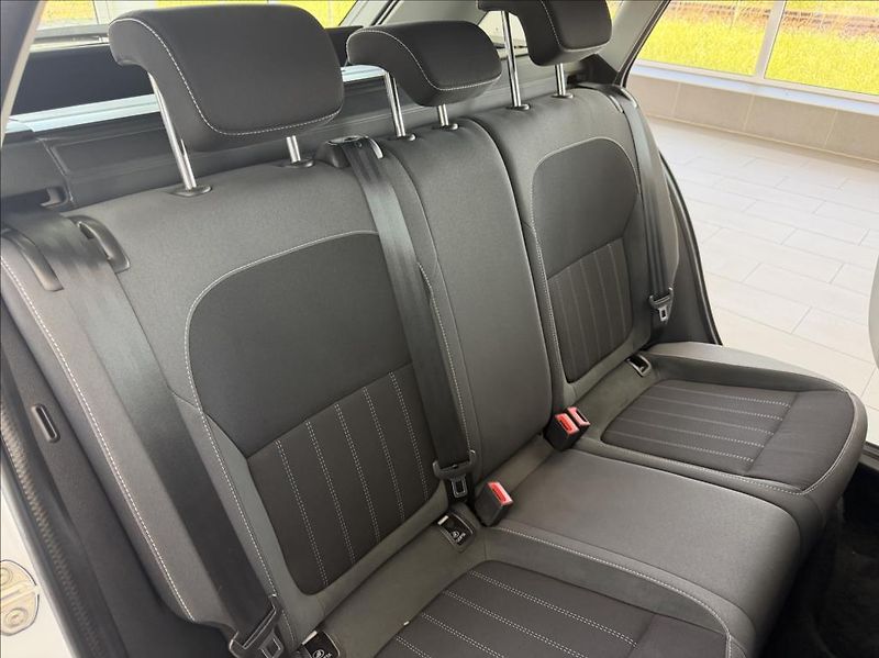 Škoda Fabia 1,0 TSI, tažné, LED, CarPlay - fotka 28 z 35