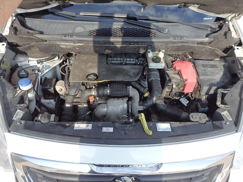 Peugeot Partner TEPEE 1.6 HDI KLIMA, ASR - fotka 15 z 16