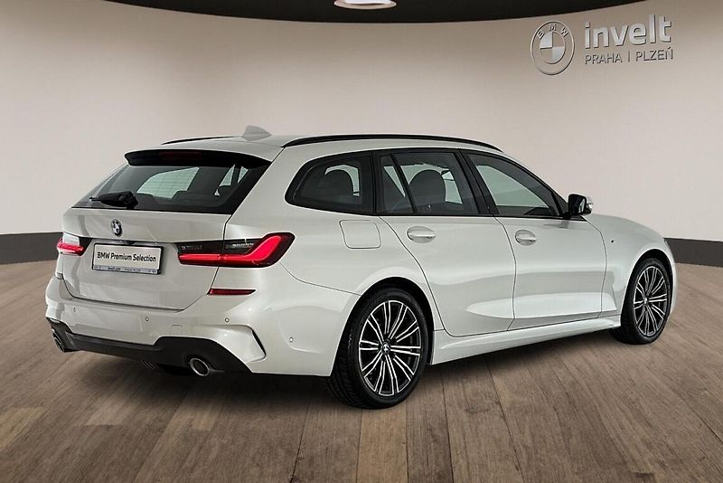 BMW Řada 3 320d xDrive - fotka 3 z 26