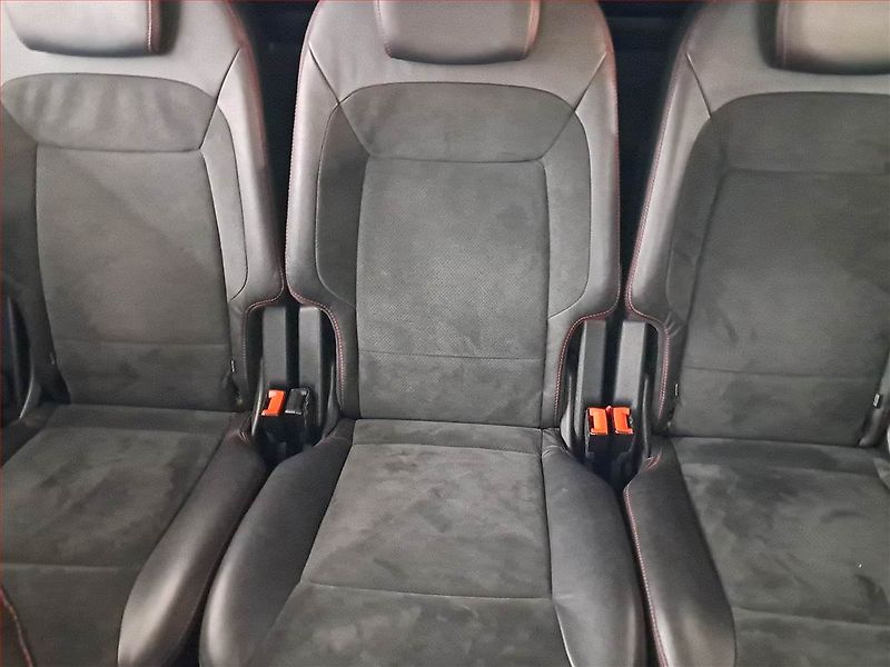 Ford S-MAX (2009) Titanium 2.2 TDCi, 7 míst - fotka 10 z 21