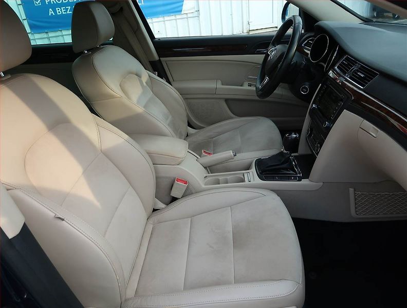 Škoda Superb (2014) Elegance 2.0 TDI, Automat - fotka 9 z 24
