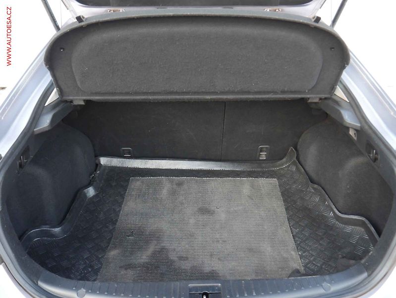 Mazda 6 (2009) 2.0 i, Xenon, AC - fotka 7 z 15