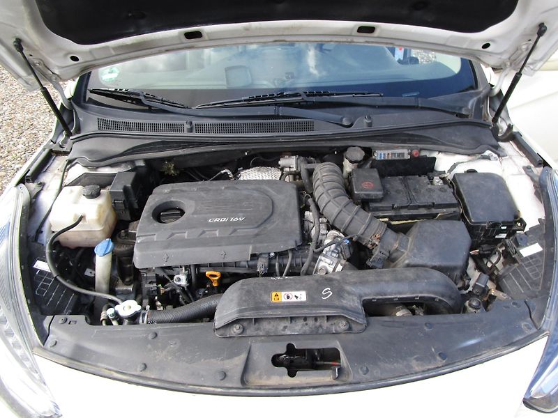 Hyundai i40 (2016) 1,7CRDI-104KW-AUTOMAT - fotka 19 z 20