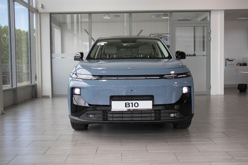 Leapmotor B10 (2026) Design HYBRID EV, světlý int. - fotka 2 z 16