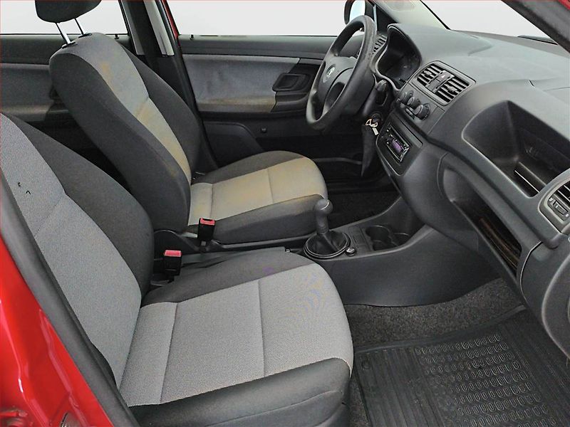 Škoda Fabia (2008) 1.2, po STK, jezdí skvěle - fotka 9 z 12