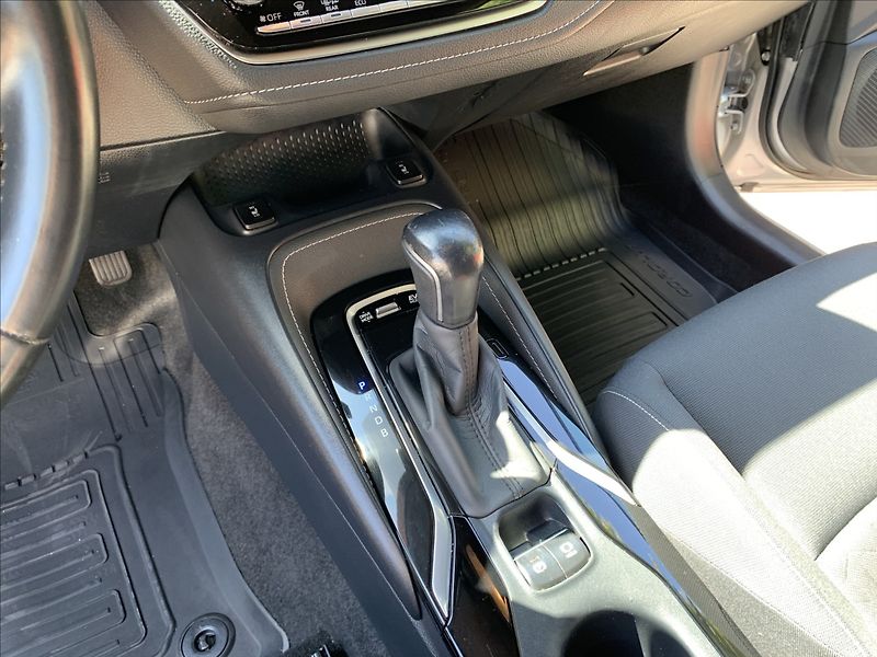 Toyota Corolla 1,8 HYBRID,ČR,SERVISKA - fotka 14 z 23