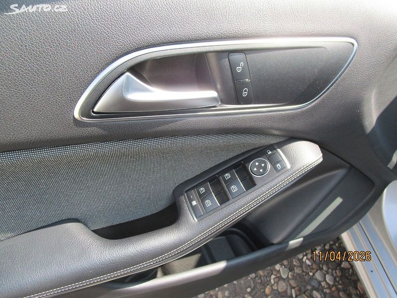 Mercedes-Benz Třídy A 1,6-90KW-NOVÝ OLEJ+FILTRY - fotka 23 z 29