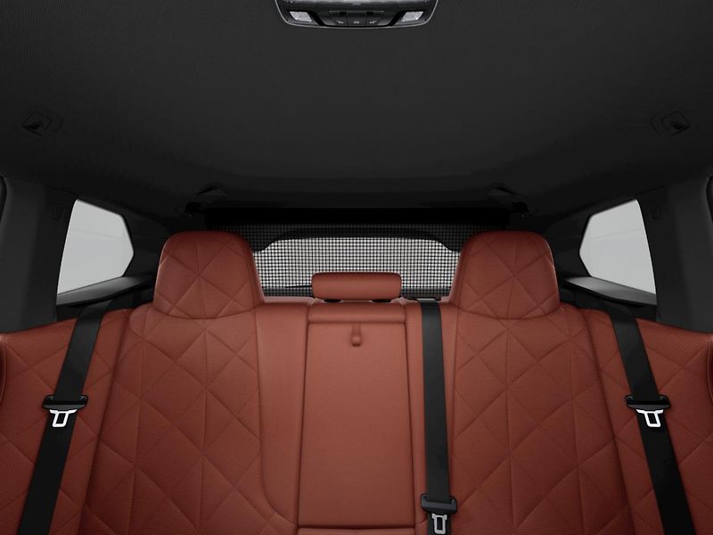 BMW iX xDrive60 - fotka 11 z 12